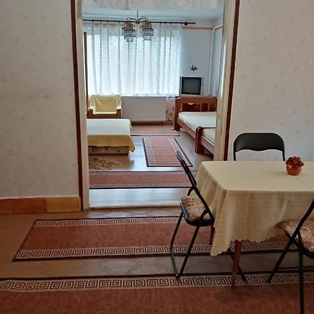 Lilaakac Vendeghaz Guest house *